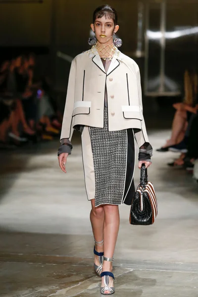 Look 1